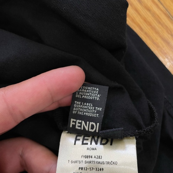Black Fendi Bad Bugs T-shirt (L) - Picture 8 of 8